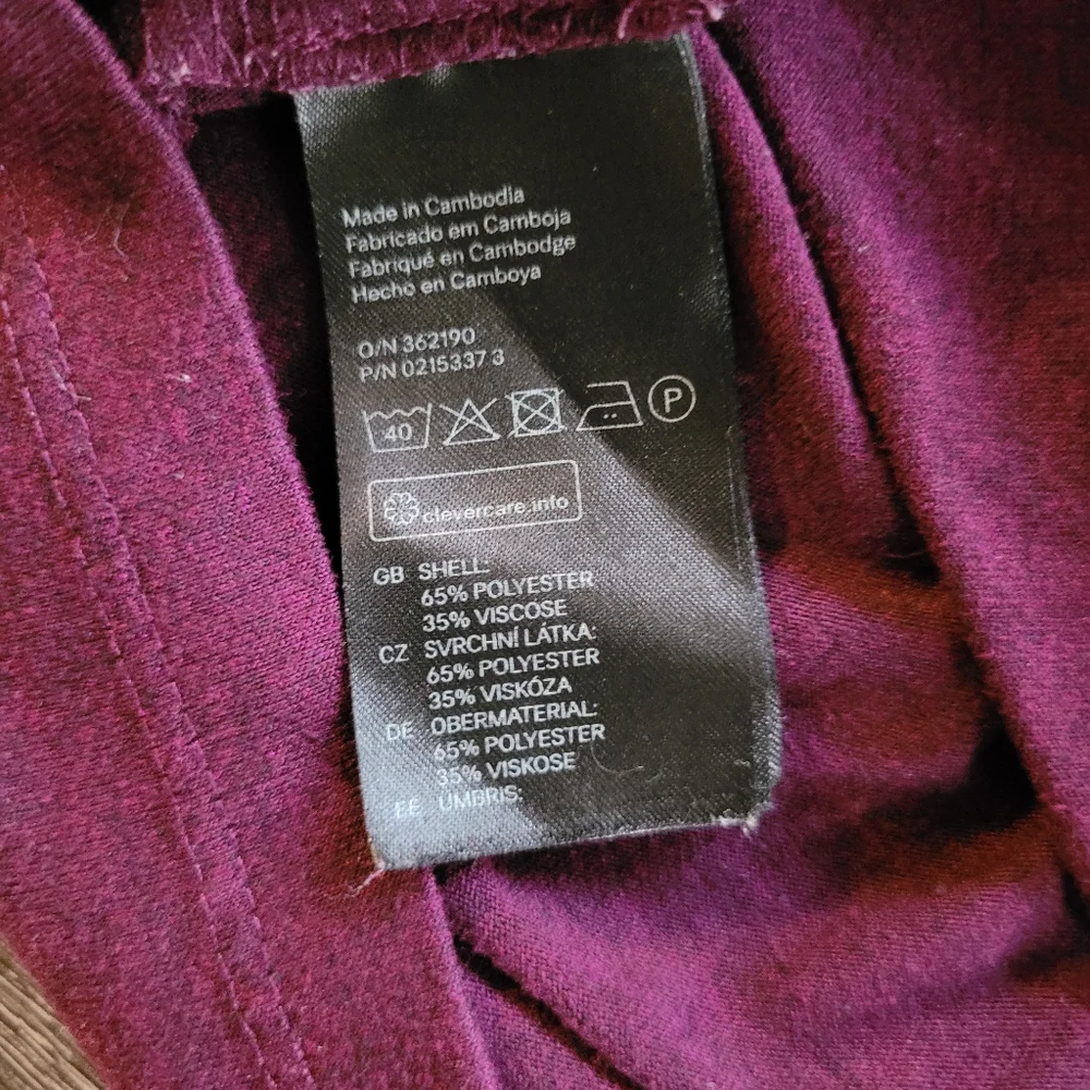 H&M Divided Basic Tee - Picture 5 of 5